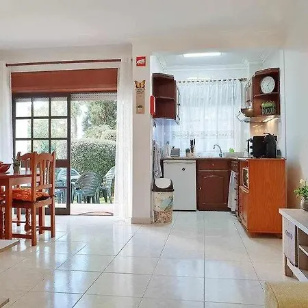La Vie En Rosa Apartment