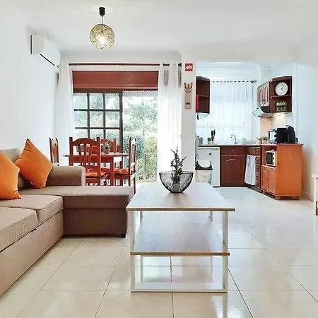 La Vie En Rosa Apartment *