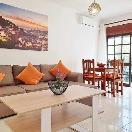 La Vie En Rosa Apartment