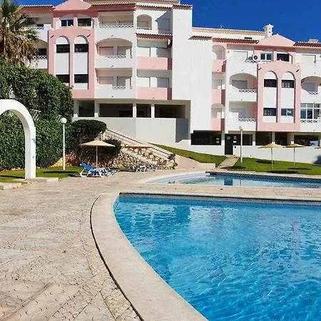 La Vie En Rosa Apartment